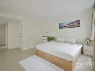 For rent 5 ベッドルーム house in Watthana, Bangkok