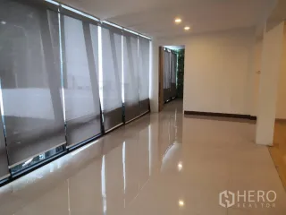 Haus zur Miete mit 6 Zimmer in Watthana, Bangkok