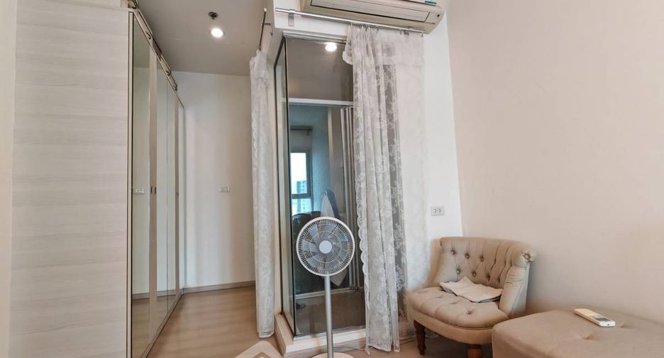Condo en alquiler y en venta de 2 habitaciones en Huai Khwang, Bangkok