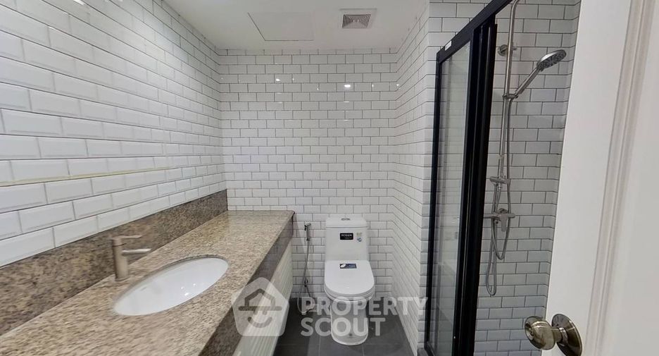 Wohnung zur Miete und zum Kauf mit 3 Zimmer in Pathum Wan, Bangkok