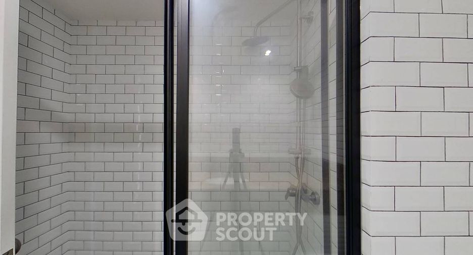 Wohnung zur Miete und zum Kauf mit 3 Zimmer in Pathum Wan, Bangkok