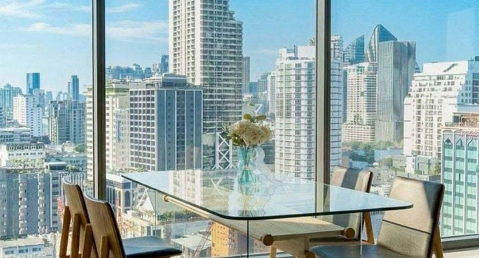 For sale 3 bedrooms condo in Khlong Toei, Bangkok