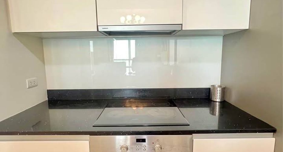 Продажа 1 кровать кондо в Сатхон, Бангкок