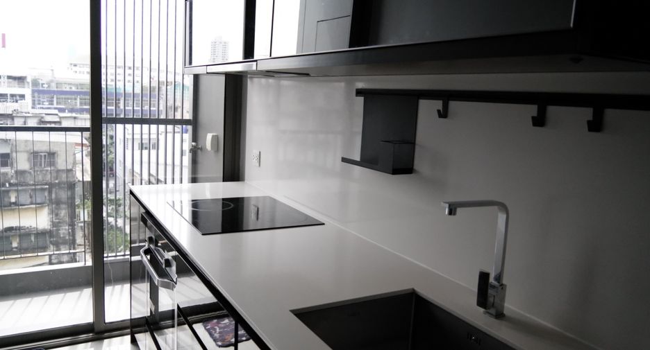 Condo en alquiler de 2 habitaciones en Sathon, Bangkok