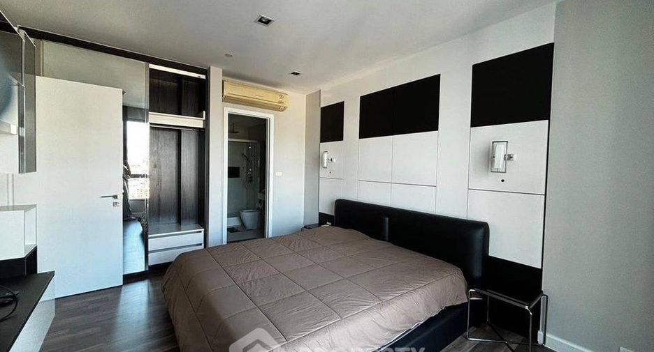 À louer 2 chambres condo à Phra Khanong, Bangkok