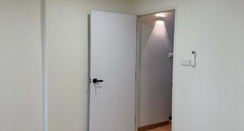 For rent 4 bedrooms house in Sathon, Bangkok