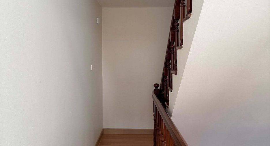 For rent 4 bedrooms house in Sathon, Bangkok