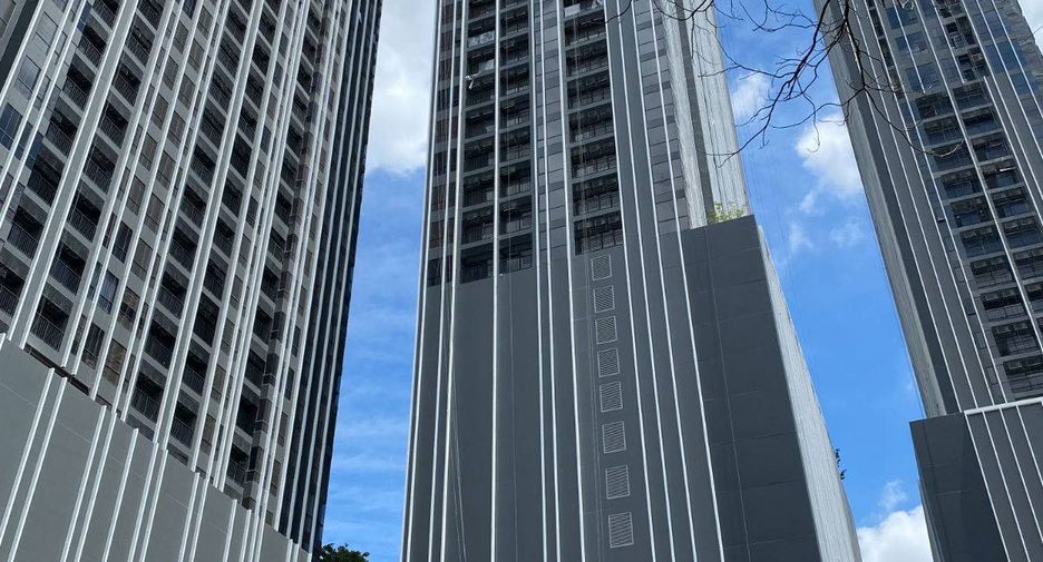 For rent 2 ベッドルーム condo in Watthana, Bangkok