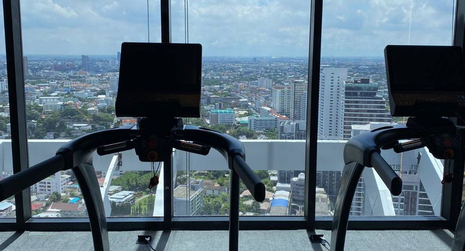 For rent 2 ベッドルーム condo in Watthana, Bangkok
