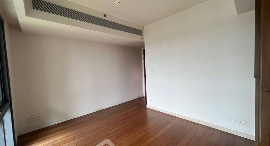 For sale 3 bedrooms condo in Yan Nawa, Bangkok
