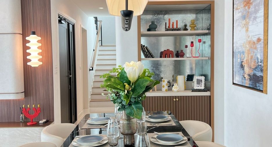 Casa en venta de 4 habitaciones en Bang Phli, Samut Prakan