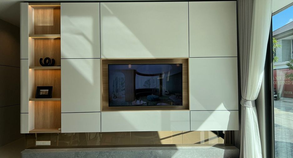 Casa en venta de 4 habitaciones en Bang Phli, Samut Prakan