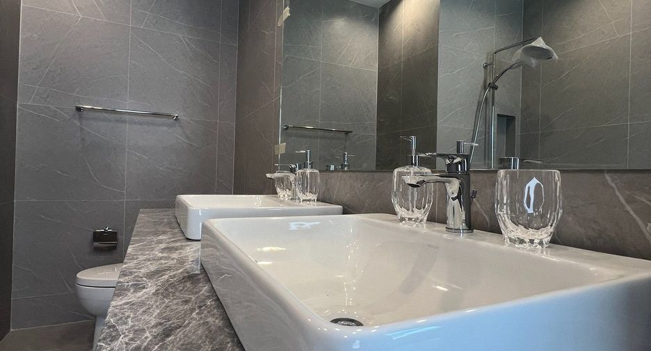 Casa en venta de 4 habitaciones en Bang Phli, Samut Prakan