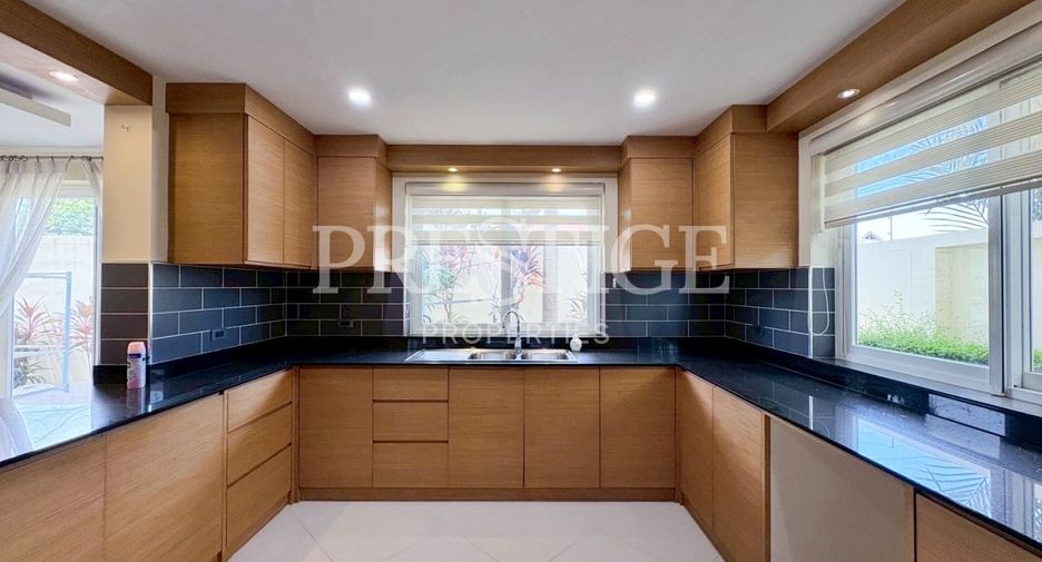 For rent 4 bedrooms house in Bang Lamung, Chonburi