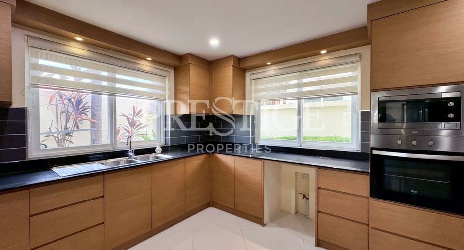 For rent 4 bedrooms house in Bang Lamung, Chonburi