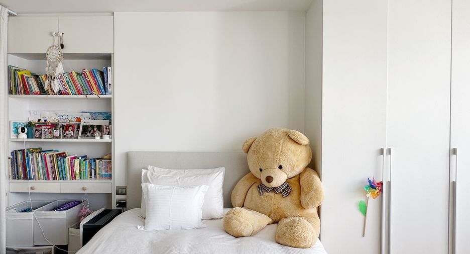 For rent 4 bedrooms condo in Khlong Toei, Bangkok