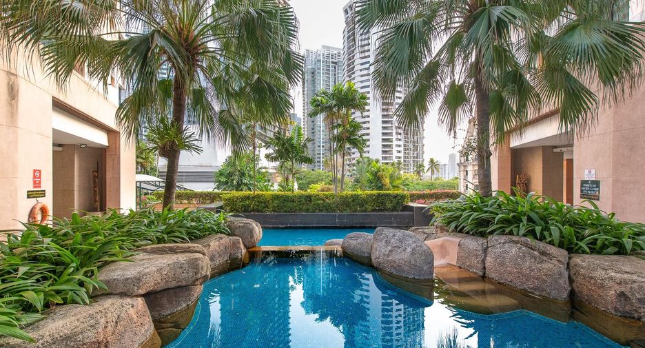 For rent 4 bedrooms condo in Khlong Toei, Bangkok
