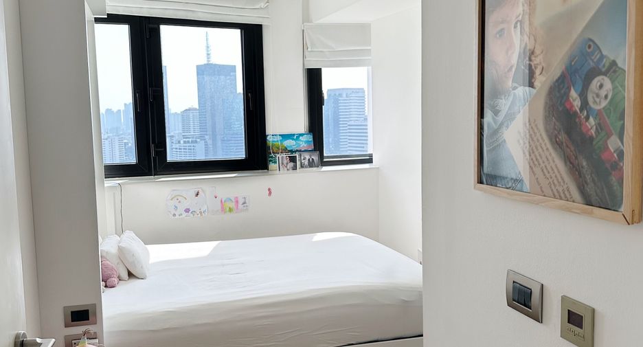 For rent 4 bedrooms condo in Khlong Toei, Bangkok