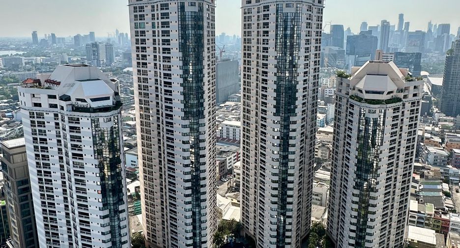 For rent 4 bedrooms condo in Khlong Toei, Bangkok