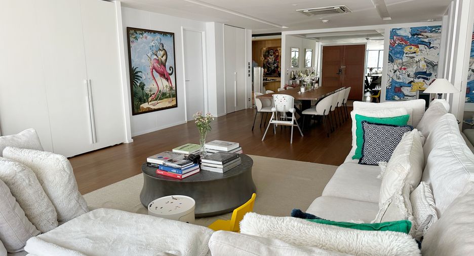 For rent 4 bedrooms condo in Khlong Toei, Bangkok