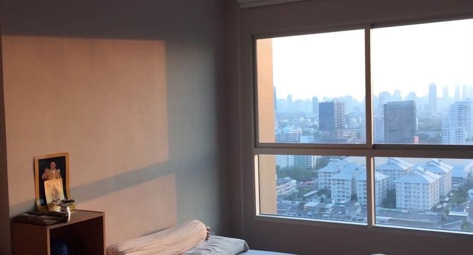 For sale 1 bed condo in Yan Nawa, Bangkok