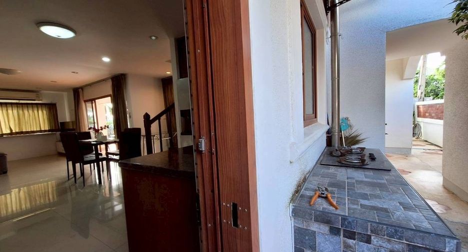 À louer 3 chambres villa à Cha Am, Phetchaburi