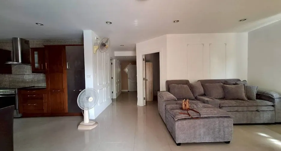 For rent 3 bedrooms villa in Cha Am, Phetchaburi