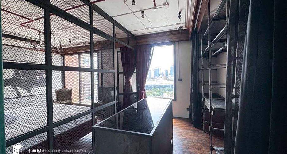 For rent 3 bedrooms condo in Khlong Toei, Bangkok