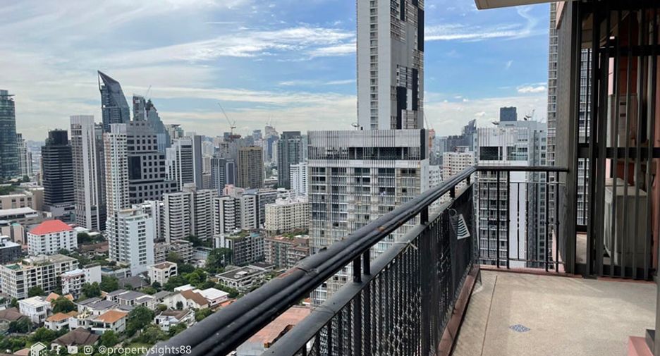 Wohnung zur Miete mit 3 Zimmer in Khlong Toei, Bangkok