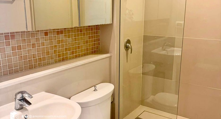 Condo en alquiler de 2 habitaciones en Khlong Toei, Bangkok