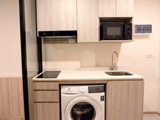 À louer studio condo à Bang Na, Bangkok