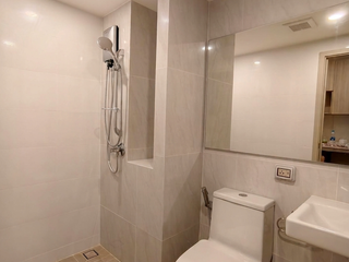À louer studio condo à Bang Na, Bangkok