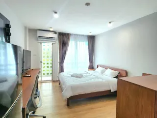 For rent studio condo in Huai Khwang, Bangkok