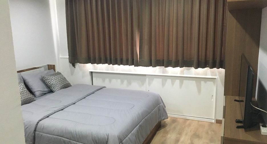 For sale 3 bedrooms condo in Khlong Toei, Bangkok