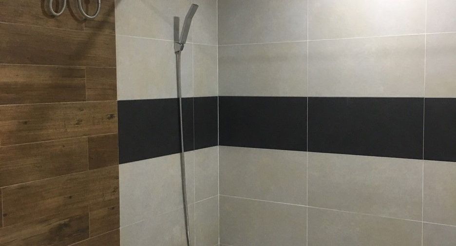 For sale 3 bedrooms condo in Khlong Toei, Bangkok