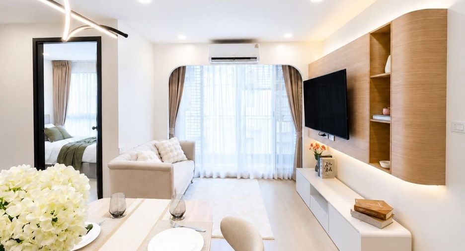 À vendre 2 chambres condo à Huai Khwang, Bangkok