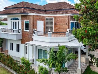 À louer 4 chambres maison à Mueang Phuket, Phuket