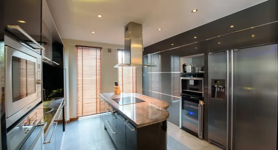 Casa en alquiler de 4 habitaciones en Bang Lamung, Chonburi