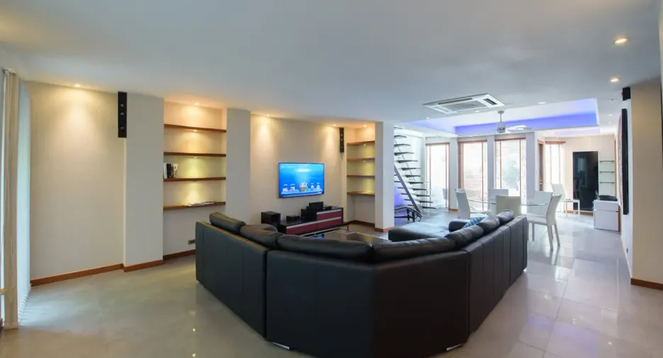 Casa en alquiler de 4 habitaciones en Bang Lamung, Chonburi