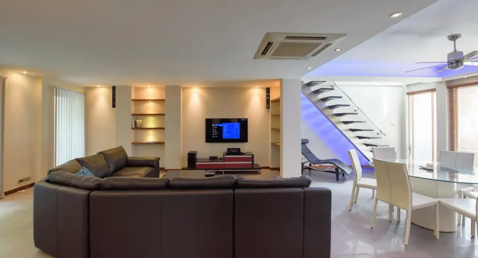 Casa en alquiler de 4 habitaciones en Bang Lamung, Chonburi