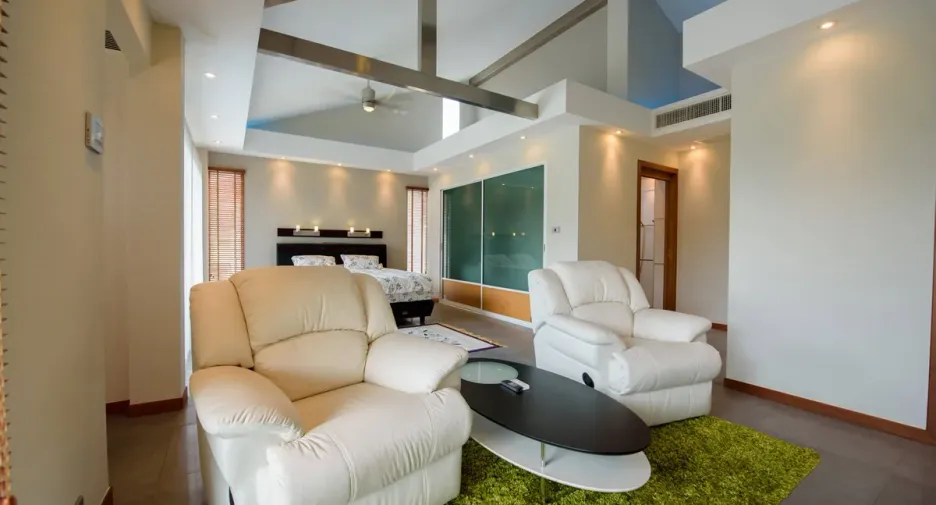Casa en alquiler de 4 habitaciones en Bang Lamung, Chonburi