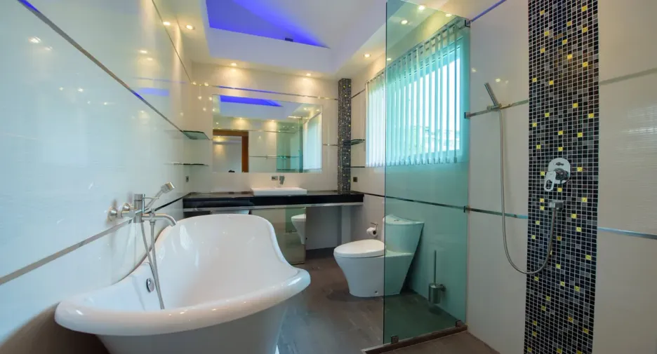 Casa en alquiler de 4 habitaciones en Bang Lamung, Chonburi