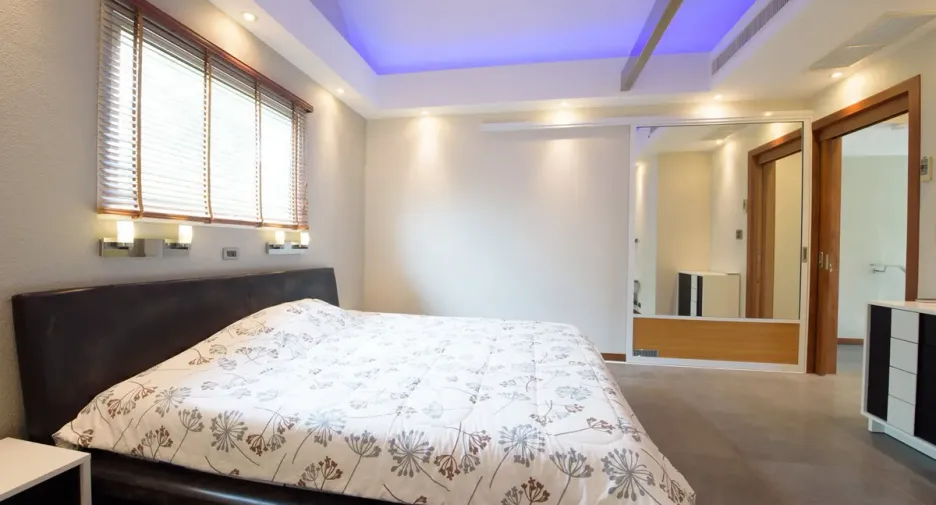 Casa en alquiler de 4 habitaciones en Bang Lamung, Chonburi