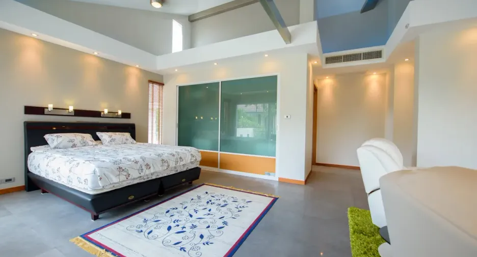 Casa en alquiler de 4 habitaciones en Bang Lamung, Chonburi