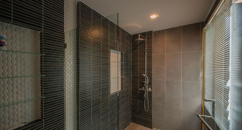 For rent 3 bedrooms condo in Bang Lamung, Chonburi