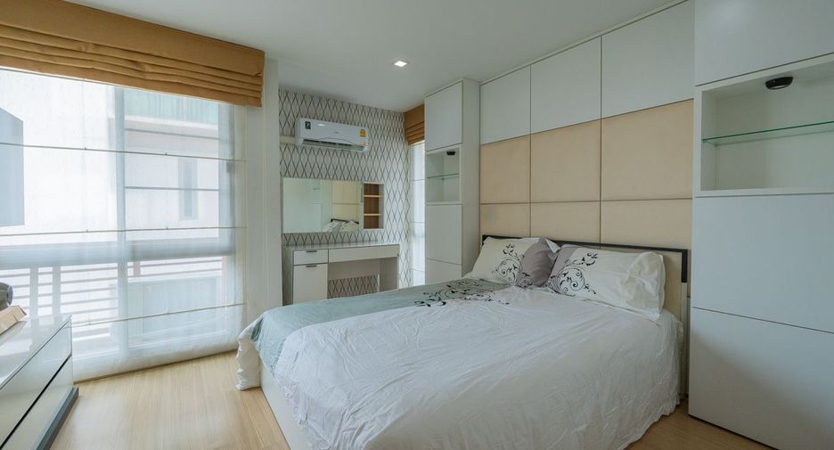 For rent 3 bedrooms condo in Bang Lamung, Chonburi