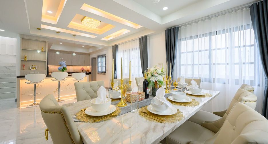 Casa en venta de 4 habitaciones en Bang Lamung, Chonburi