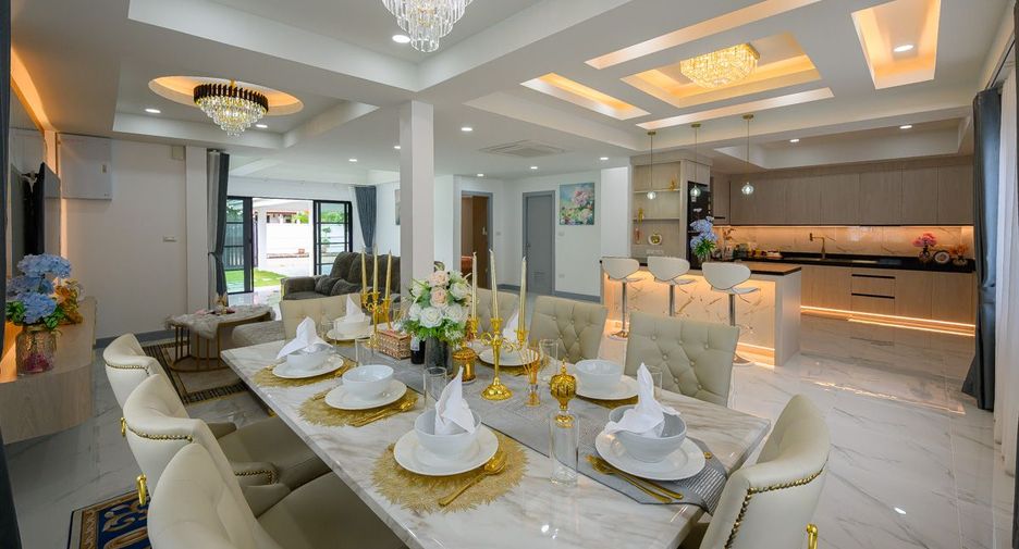 Casa en venta de 4 habitaciones en Bang Lamung, Chonburi