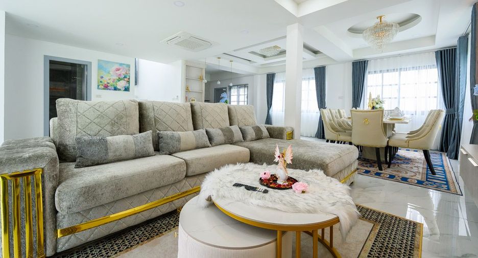 Casa en venta de 4 habitaciones en Bang Lamung, Chonburi