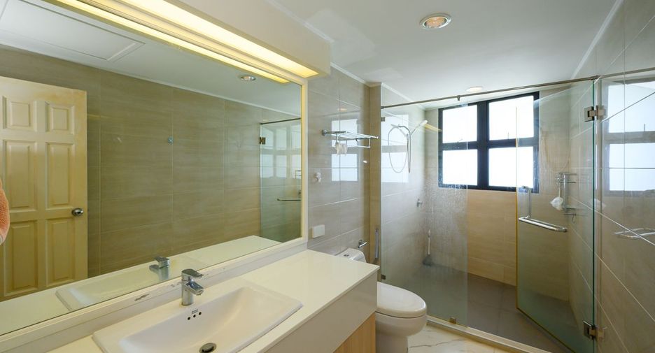 For rent 4 ベッドルーム condo in Bang Lamung, Chonburi